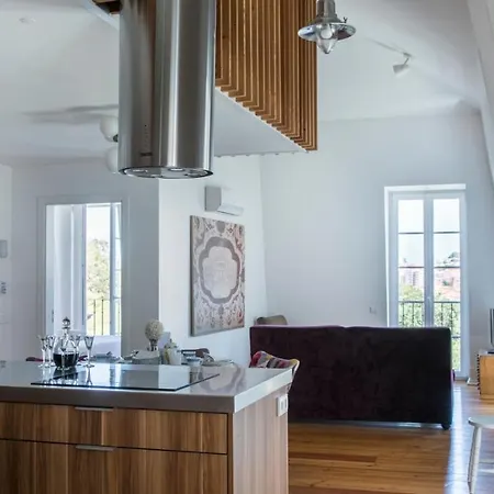 Plum Guide - Sleepover Club Apartment Lisbon
