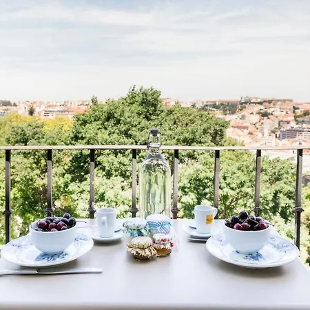 Plum Guide - Sleepover Club * Lisbon