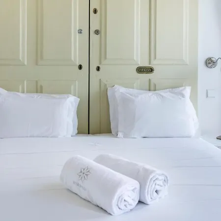 Apartment Plum Guide - Sleepover Club