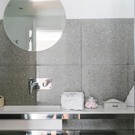 Apartment Plum Guide - Sleepover Club